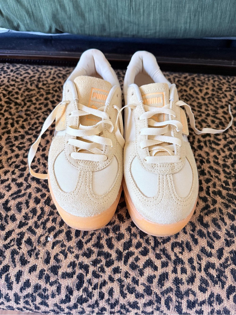 NWOT. Puma Cream & light orange  Low-Top Sneakers